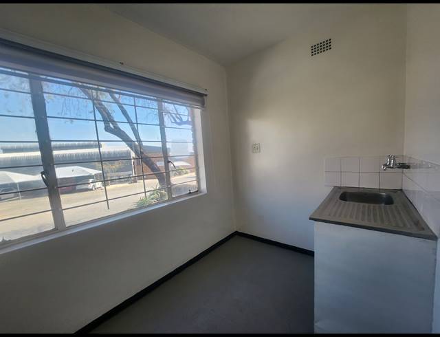 450M² WAREHOUSE TO LET IN ALLANDALE